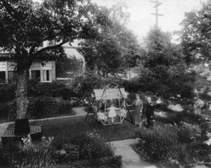 1918 - Meyer May and Children with housekeeper and neighborhood friend